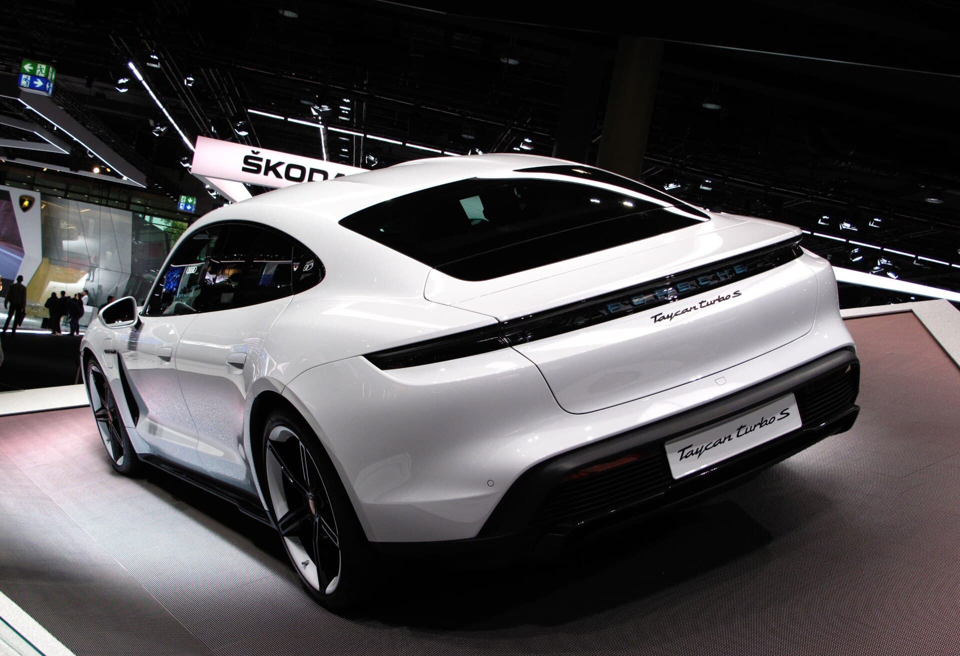 Porsche Taycan Turbo S — Porsche Taycan Turbo S – Ansicht 2